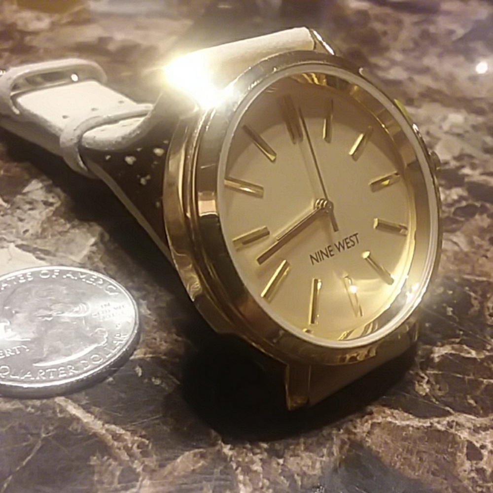 Watch - Picture 2 of 5